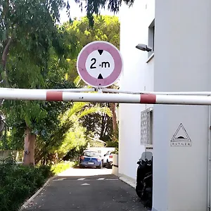 Grand Studio Climatisé En Bord De Mer Avec Parking Sécurisé Golfe Juan